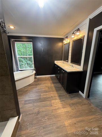 824 Dillsboro Road, Sylva, NC 28779