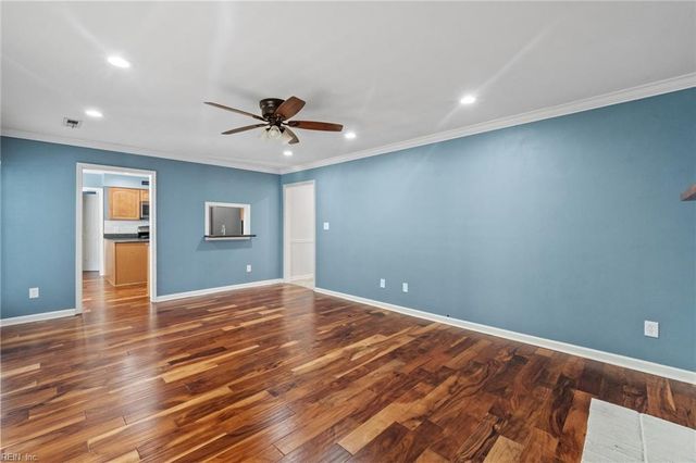 917 Barrington CT, Chesapeake, VA 23322