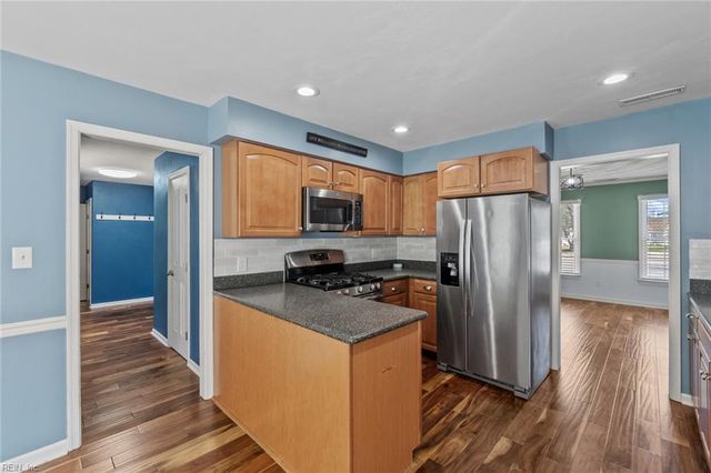 917 Barrington CT, Chesapeake, VA 23322