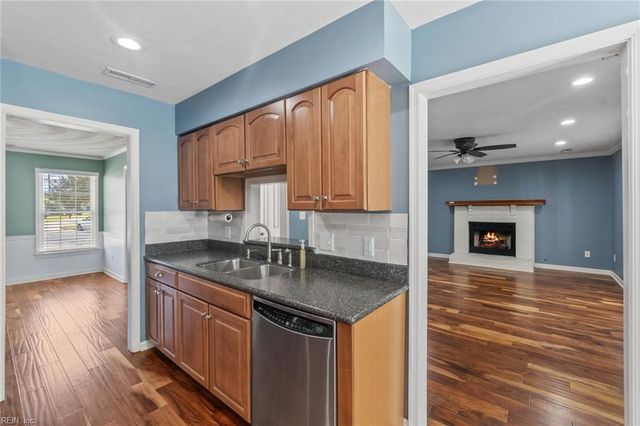 917 Barrington CT, Chesapeake, VA 23322