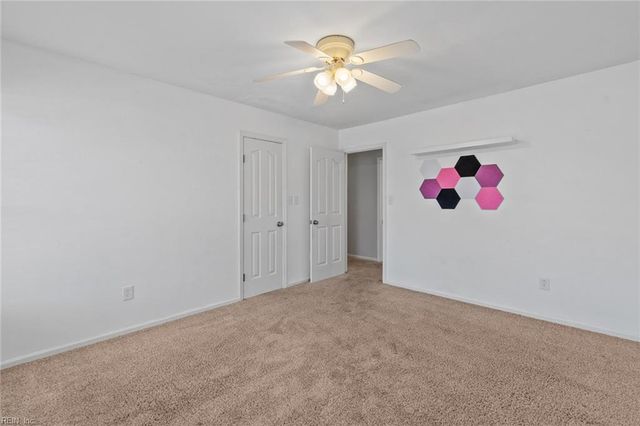 917 Barrington CT, Chesapeake, VA 23322