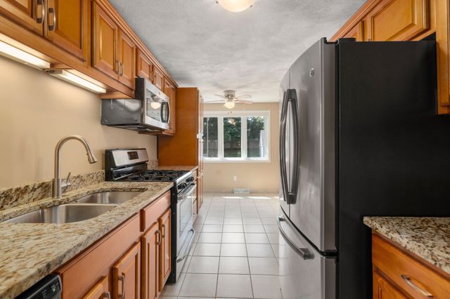 31 Blithewood Ave 205, Worcester, MA 01604