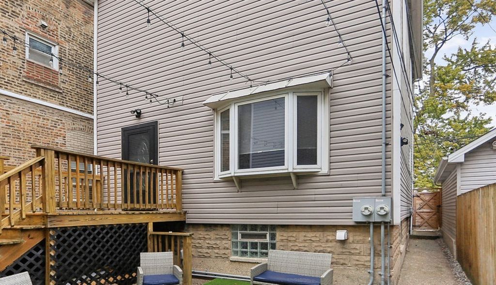 3227 S Wells Street Coachhouse, Chicago, IL 60616