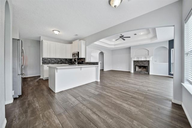 12802 Point Aquarius Boulevard, Willis, TX 77318