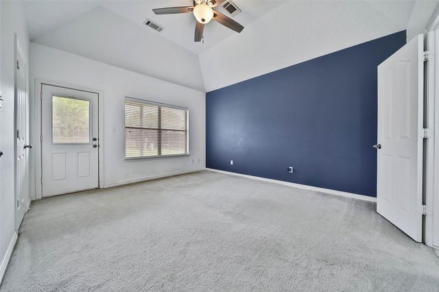 12802 Point Aquarius Boulevard, Willis, TX 77318