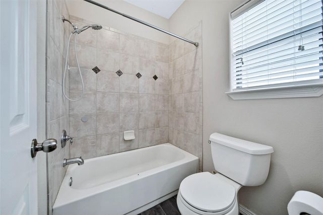 12802 Point Aquarius Boulevard, Willis, TX 77318