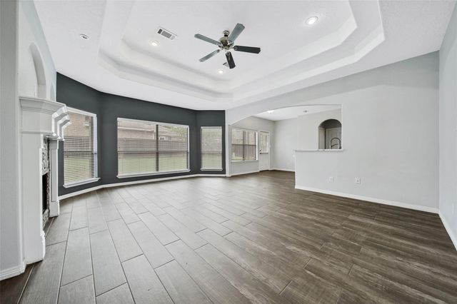 12802 Point Aquarius Boulevard, Willis, TX 77318