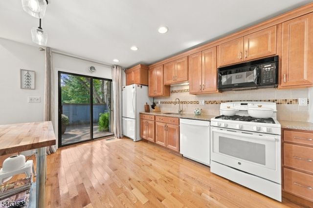 27 Chestnut Ct, Bernards Twp., NJ 07920
