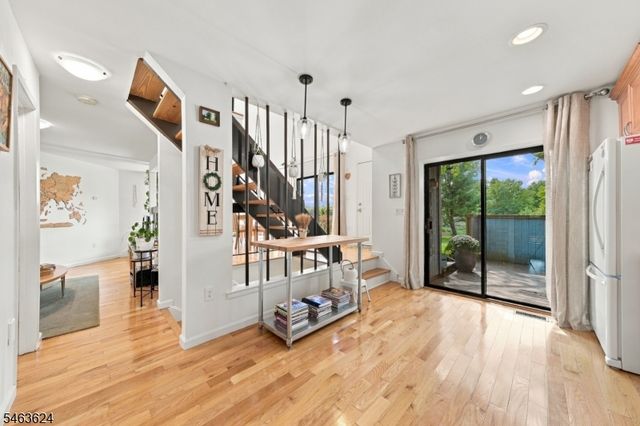 27 Chestnut Ct, Bernards Twp., NJ 07920