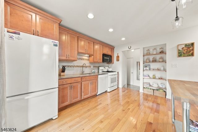 27 Chestnut Ct, Bernards Twp., NJ 07920