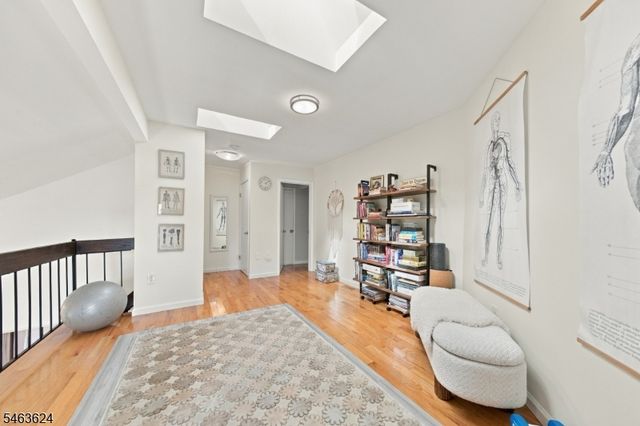 27 Chestnut Ct, Bernards Twp., NJ 07920