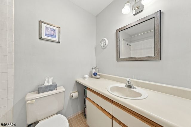 27 Chestnut Ct, Bernards Twp., NJ 07920