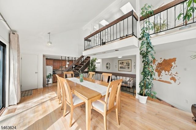 27 Chestnut Ct, Bernards Twp., NJ 07920