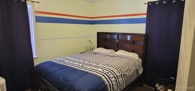 21160 Kipling Street, Oak Park, MI 48237