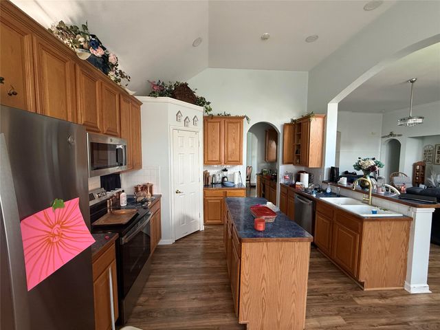 604 Jennifer Trail, Grand Prairie, TX 75052