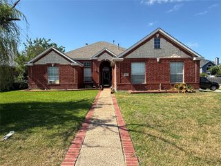 604 Jennifer Trail, Grand Prairie, TX 75052