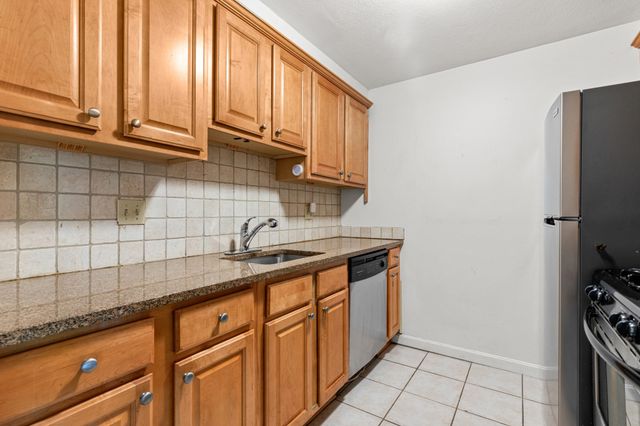 56 Townsend St B9, Abington, MA 02351