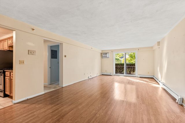 56 Townsend St B9, Abington, MA 02351