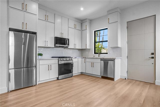 19350 Lanark Street, Reseda, CA 91335