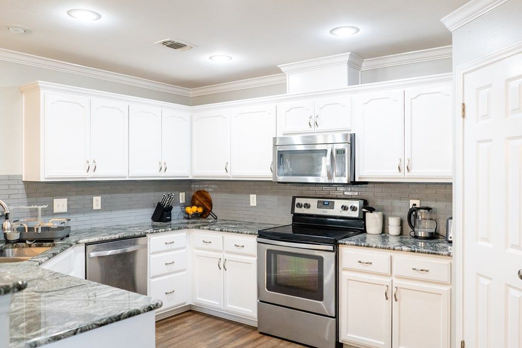 Image 11 of property listing at 1215 Dorchester Drive, San Angelo, TX 76901