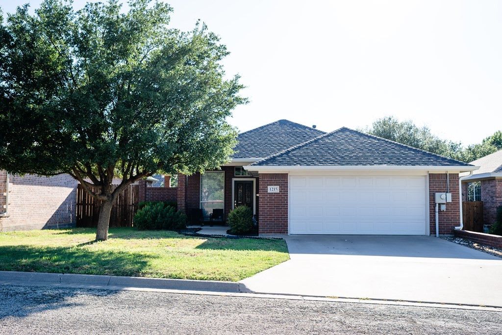 Image 19 of property listing at 1215 Dorchester Drive, San Angelo, TX 76901