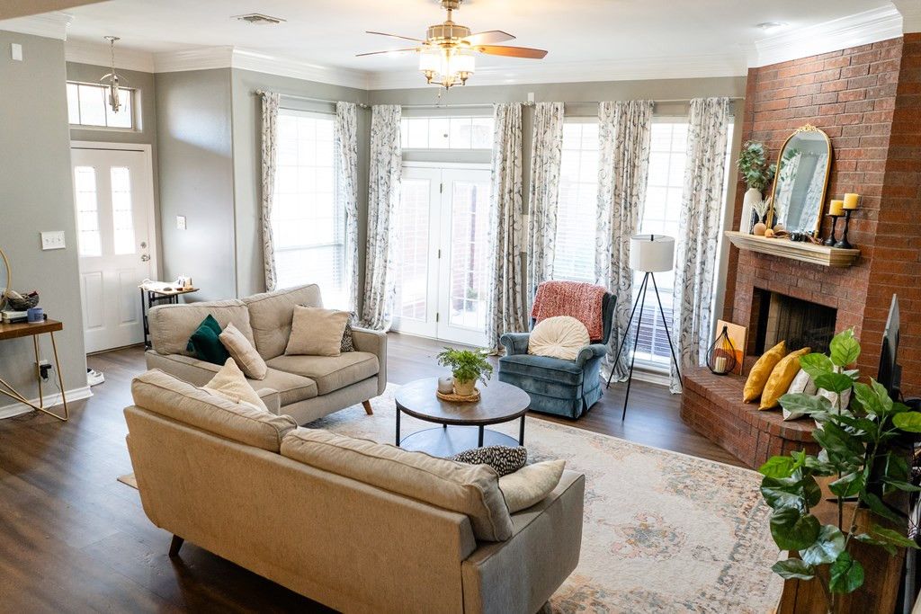 Image 3 of property listing at 1215 Dorchester Drive, San Angelo, TX 76901