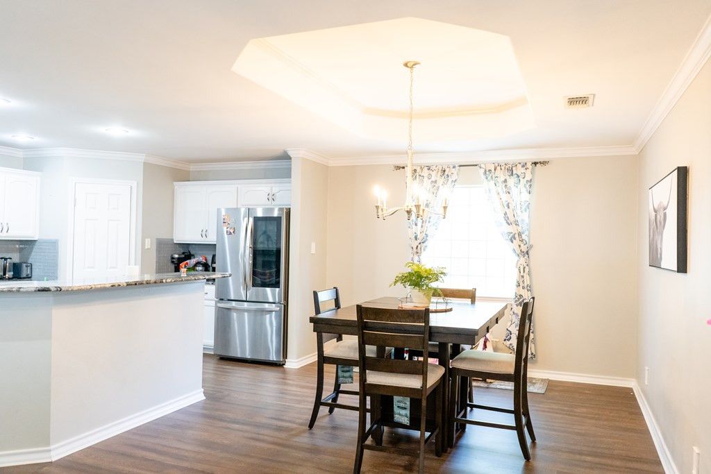Image 6 of property listing at 1215 Dorchester Drive, San Angelo, TX 76901