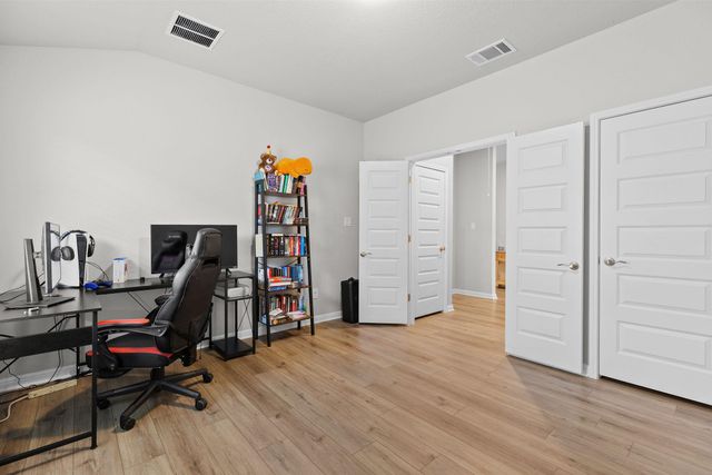 110 Greenspire Downs DR, Hutto, TX 78634