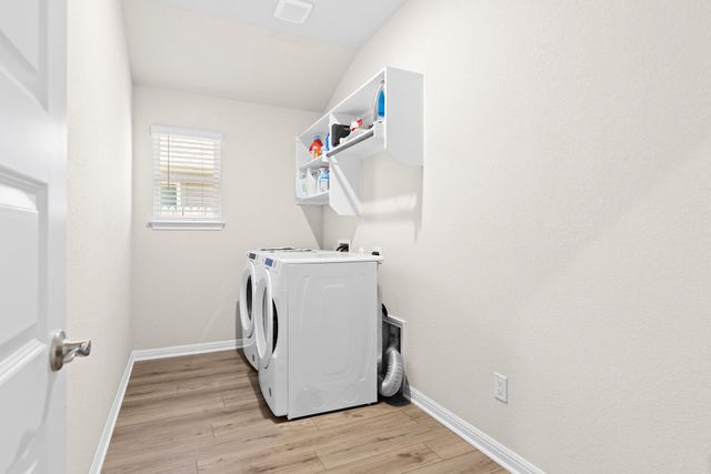 110 Greenspire Downs DR, Hutto, TX 78634