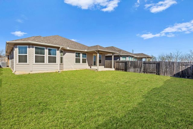 110 Greenspire Downs DR, Hutto, TX 78634