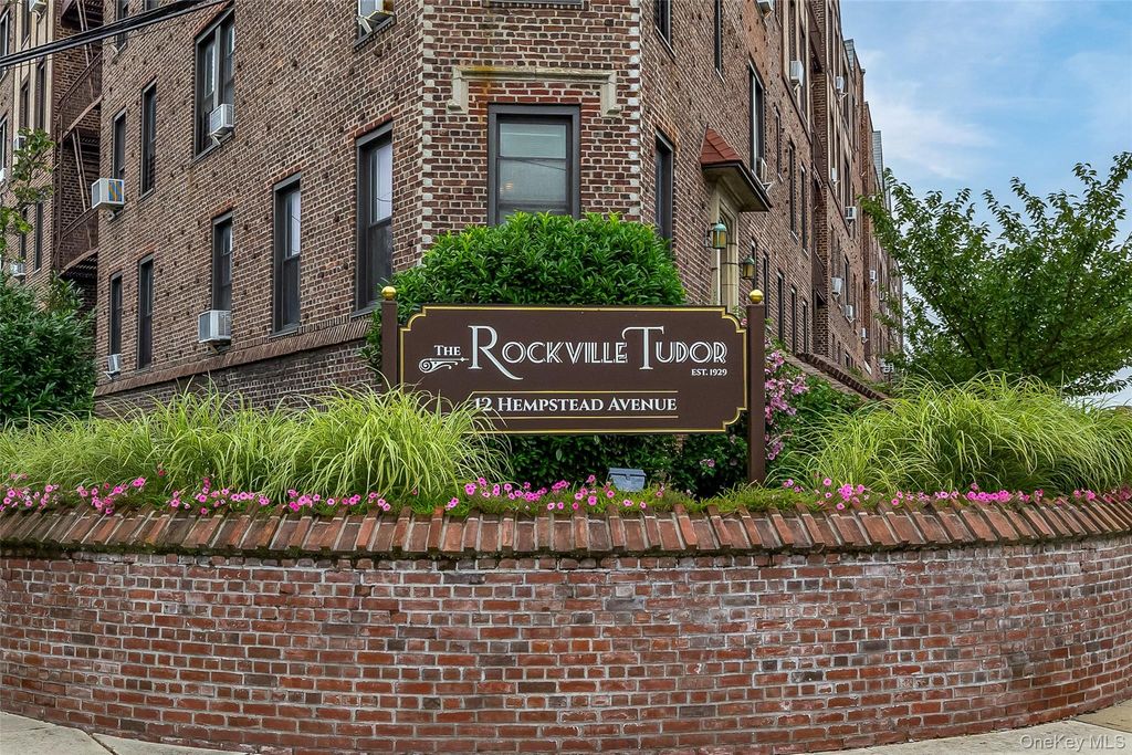 12 Hempstead Avenue 2, Rockville Centre, NY 11570