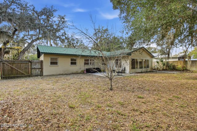 133 CRESTWOOD Avenue, Palatka, FL 32177