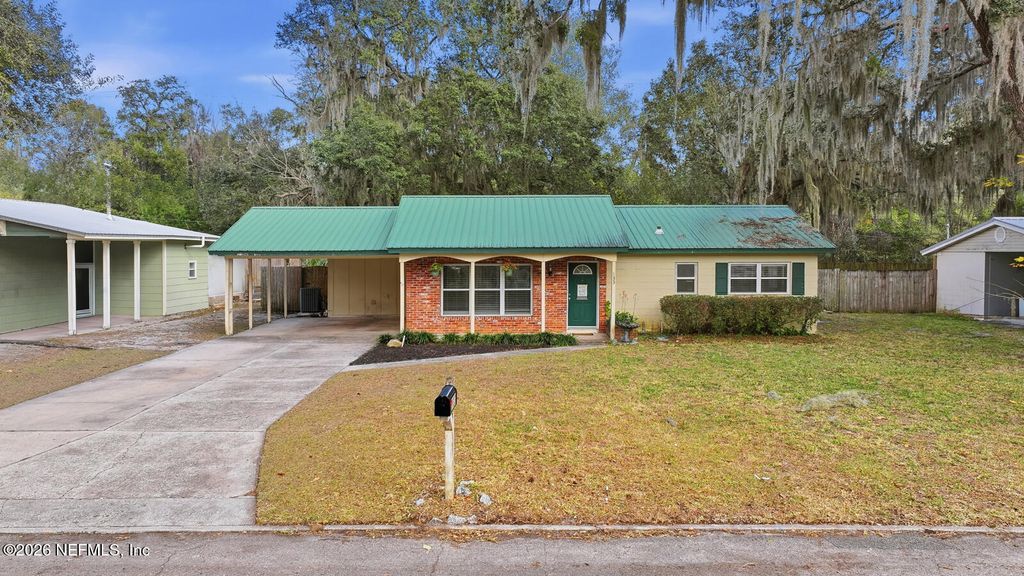 133 CRESTWOOD Avenue, Palatka, FL 32177