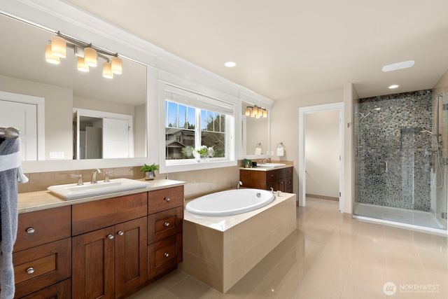 9026 NE 127th Place, Kirkland, WA 98034