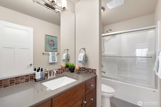 9026 NE 127th Place, Kirkland, WA 98034