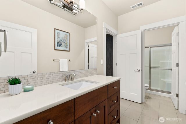 9026 NE 127th Place, Kirkland, WA 98034