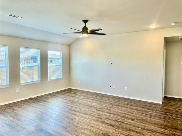 920 Queen Street, Centerton, AR 72719