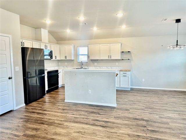 920 Queen Street, Centerton, AR 72719