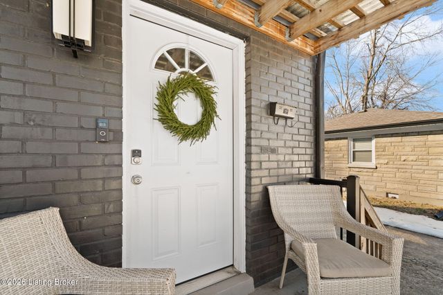 4050 Addison Ln, Louisville, KY 40216