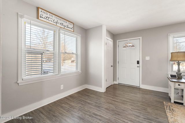 4050 Addison Ln, Louisville, KY 40216