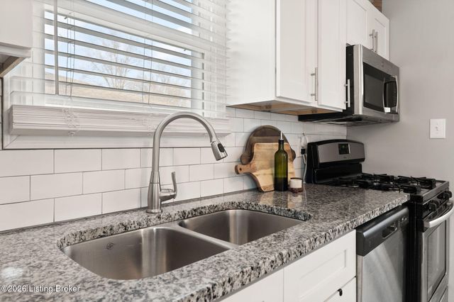 4050 Addison Ln, Louisville, KY 40216