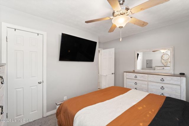 4050 Addison Ln, Louisville, KY 40216