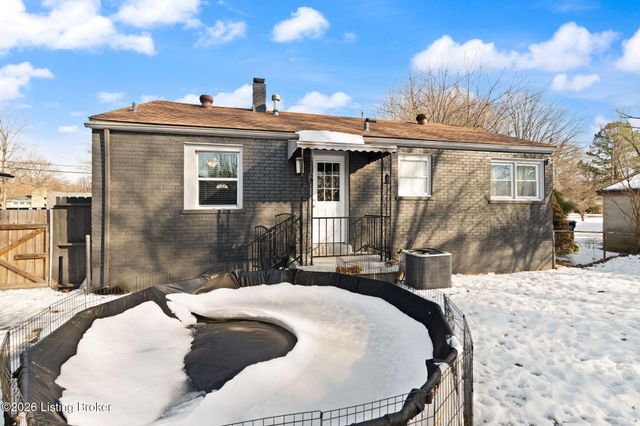 4050 Addison Ln, Louisville, KY 40216