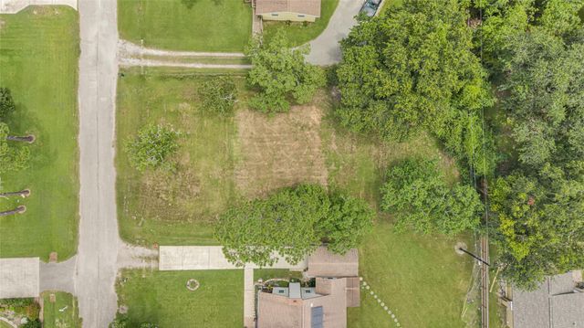 6519 Pinecrest Drive, Hitchcock, TX 77563