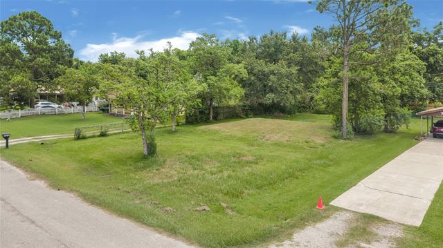 6519 Pinecrest Drive, Hitchcock, TX 77563