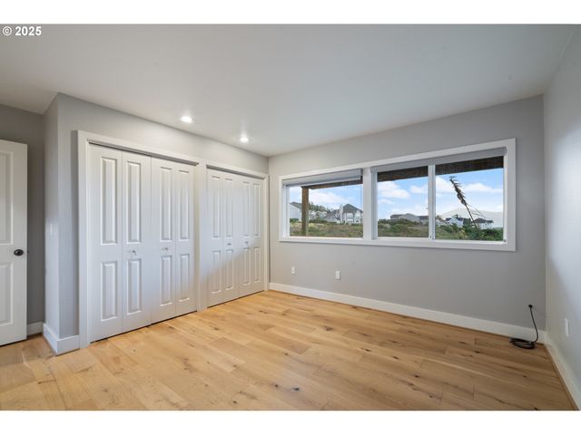 455 CAPES Dr, Oceanside, OR 97134