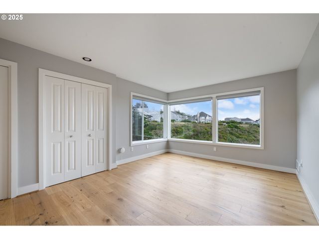455 CAPES Dr, Oceanside, OR 97134