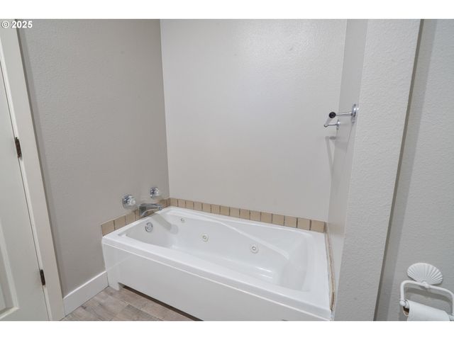 455 CAPES Dr, Oceanside, OR 97134