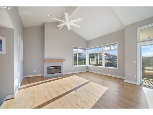 455 CAPES Dr, Oceanside, OR 97134