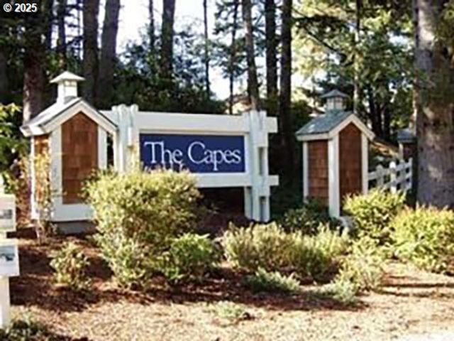 455 CAPES Dr, Oceanside, OR 97134
